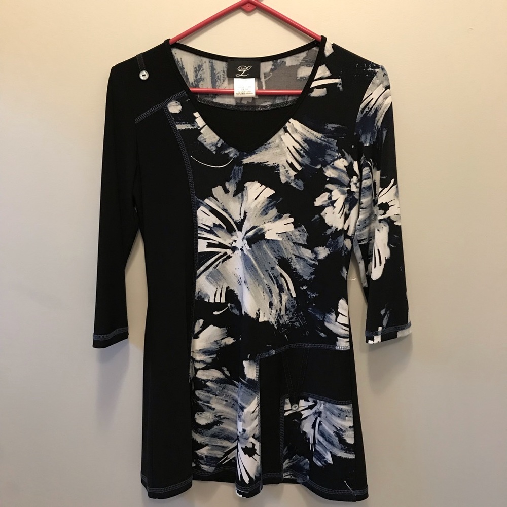 Libra tunic top , Size XP